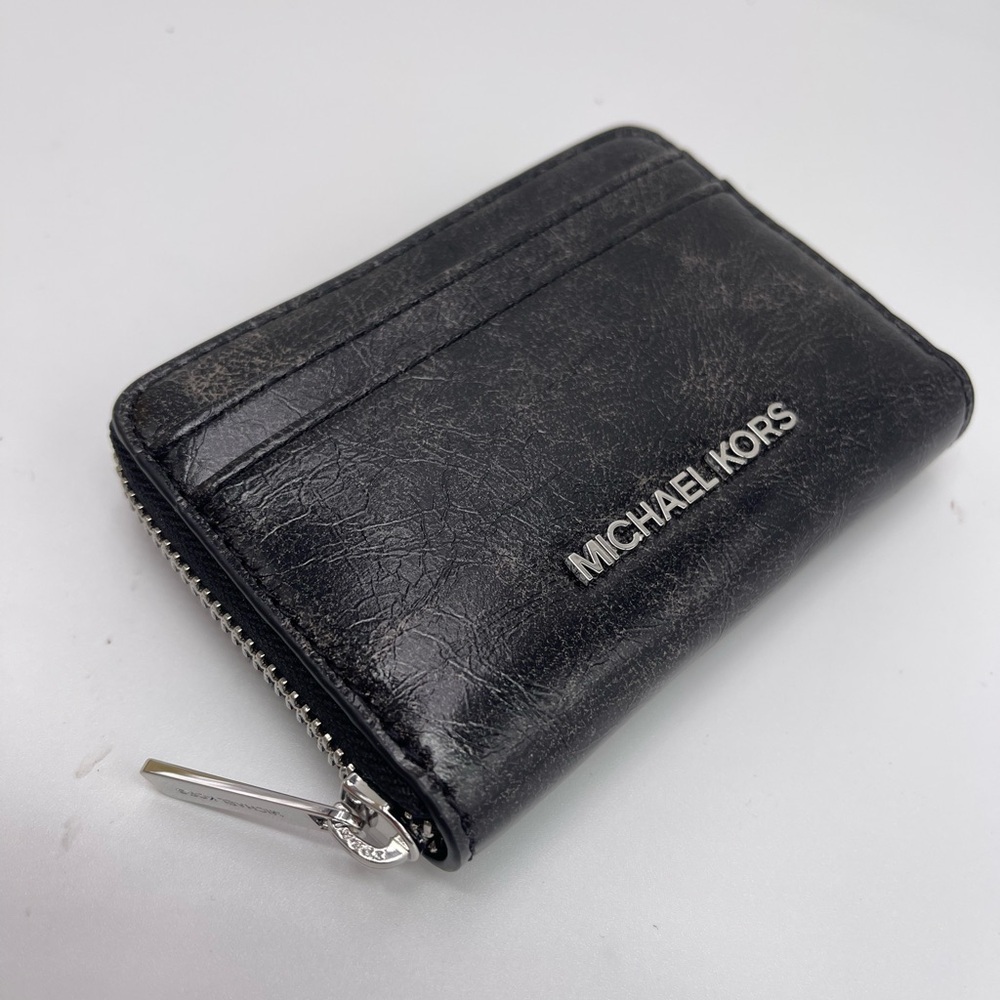 MICHAEL KORS Jet Set Medium Distressed Zip Around Card Case
Black 
NWT - Picture 7 of 16